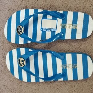 Michael kors flip flop sandals size 7 never worn